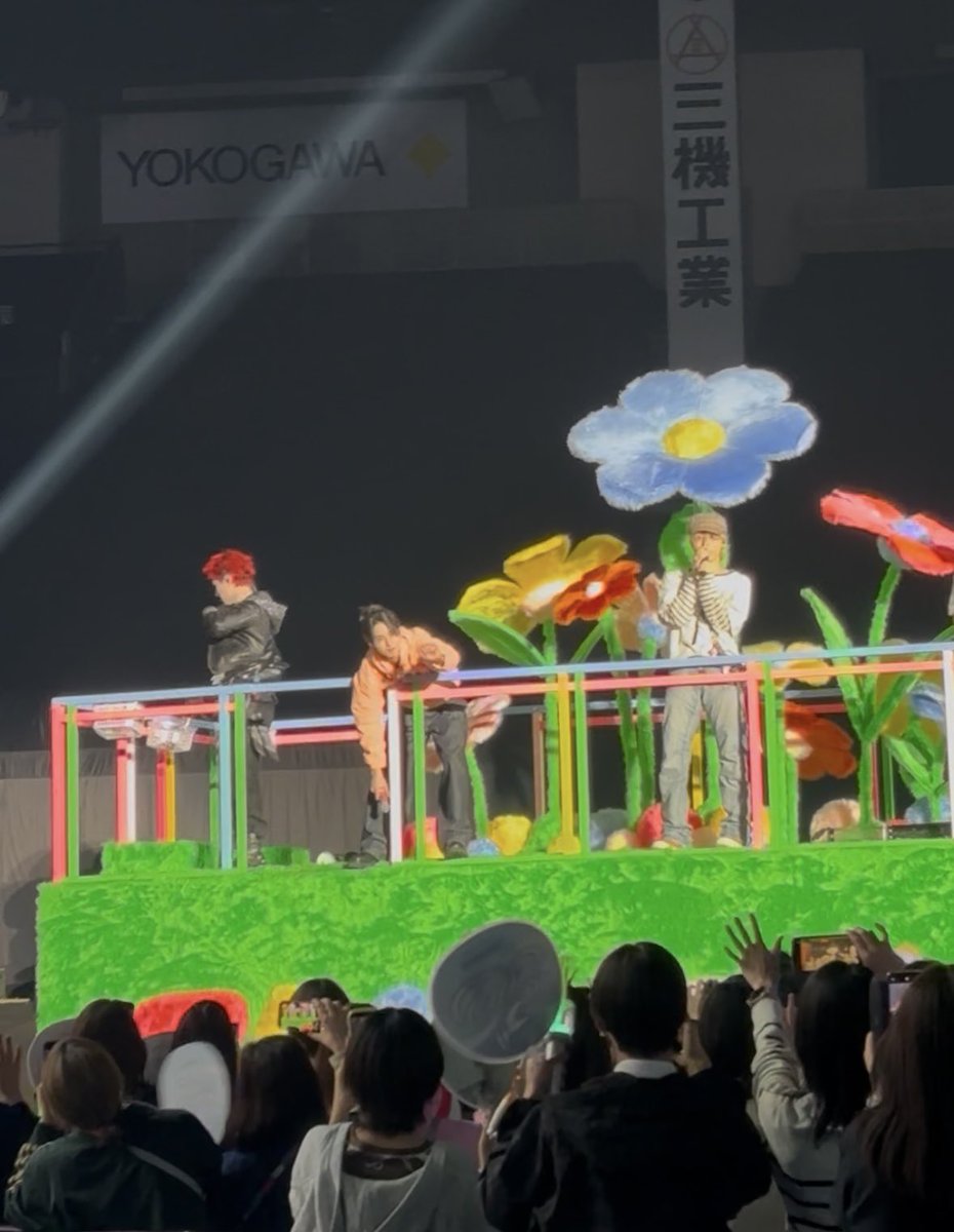 macha_k5han's tweet photo. JO1DER SHOW 2026 永縁 EIEN
IN 東京ドーム　Day1🦒🌼

過去一のコンセプトと演出、セトリでした🥹
トップを目指し続ける彼らは
最高にかっこよくて強くて美しかった…

#EIEN_TOKYO_0408 #JO1
#JO1DER_SHOW #EIEN https://t.co/F6SIA7c597