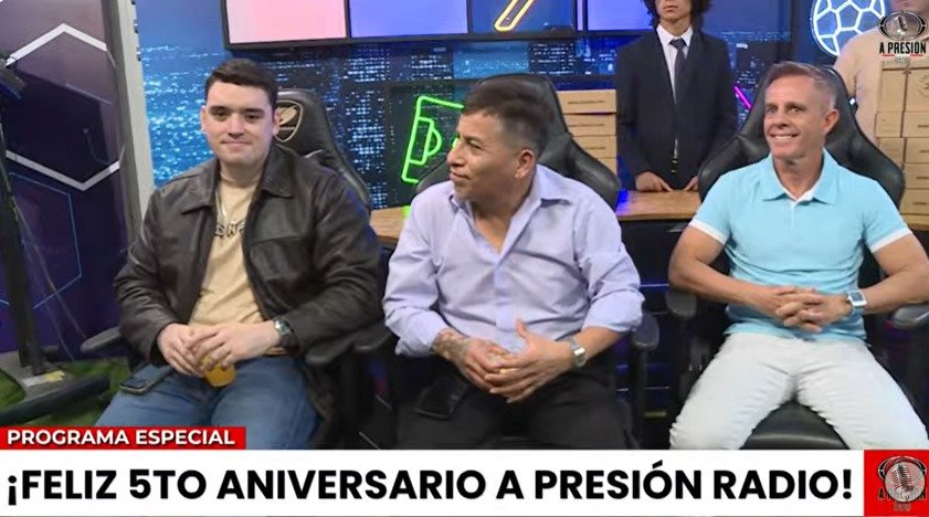 apresion1's tweet photo. Es una noche especial para la familia de #APresión📻 https://t.co/7bG6hLRE9a