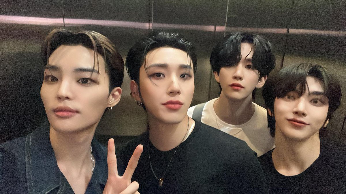 zzommzzomm's tweet photo. 230908 팀24시 인스타

올데이 안본지 얼마나 됐다고
벌써 보고싶네💢💢🔥🔥 https://t.co/Jkm0rxsICX