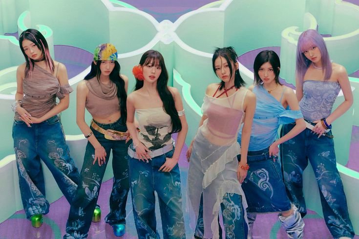 rescenechart's tweet photo. .@RESCENEofficial joins NewJeans and IVE as the only girl groups of the 2020s to simultaneously chart three songs inside the top 10 of the Melon Daily Chart. 

#RESCENE #리센느 https://t.co/7YyWHe5Rsy