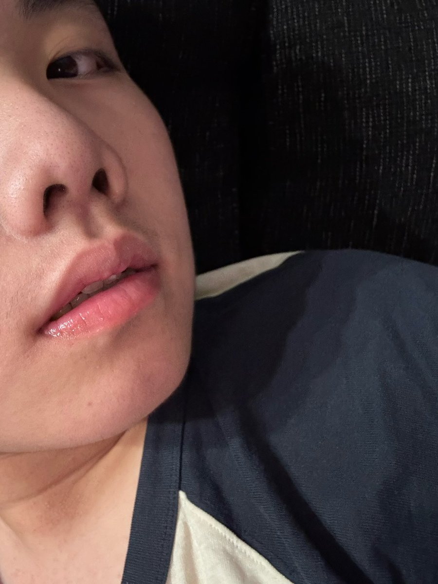 Vvvvmpe's tweet photo. 寻找主人😭满足你的要求 实时报备骚狗的状态和日常..（第一次找 还没被调教 #男高
#胖熊 #0m #找爸爸 #找主人 #10年 #调教 https://t.co/TLDeE0dUCW