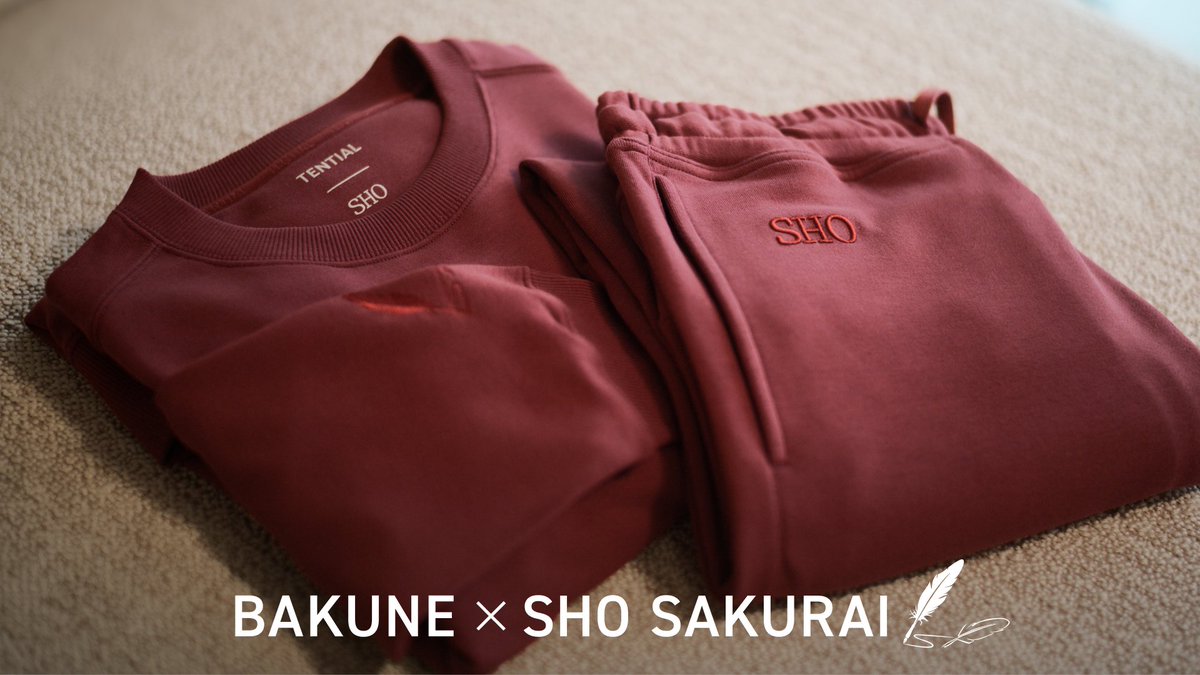 TVGweb's tweet photo. 櫻井翔×「BAKUNE」
コラボ商品発売決定🎉
8/18よりonlineで予約開始

櫻井がデザインを初監修🪡
“翔”に着想を得た“羽ペン”と
メンバーカラー・赤を採用したスウェットに

「BAKUNE 櫻井翔コラボモデル」に
ファンへの思いも反映💭
「僕の温度も感じてもらえたら」

https://t.co/2i9w1nusSE

#櫻井翔 https://t.co/FV4BeYVXbZ