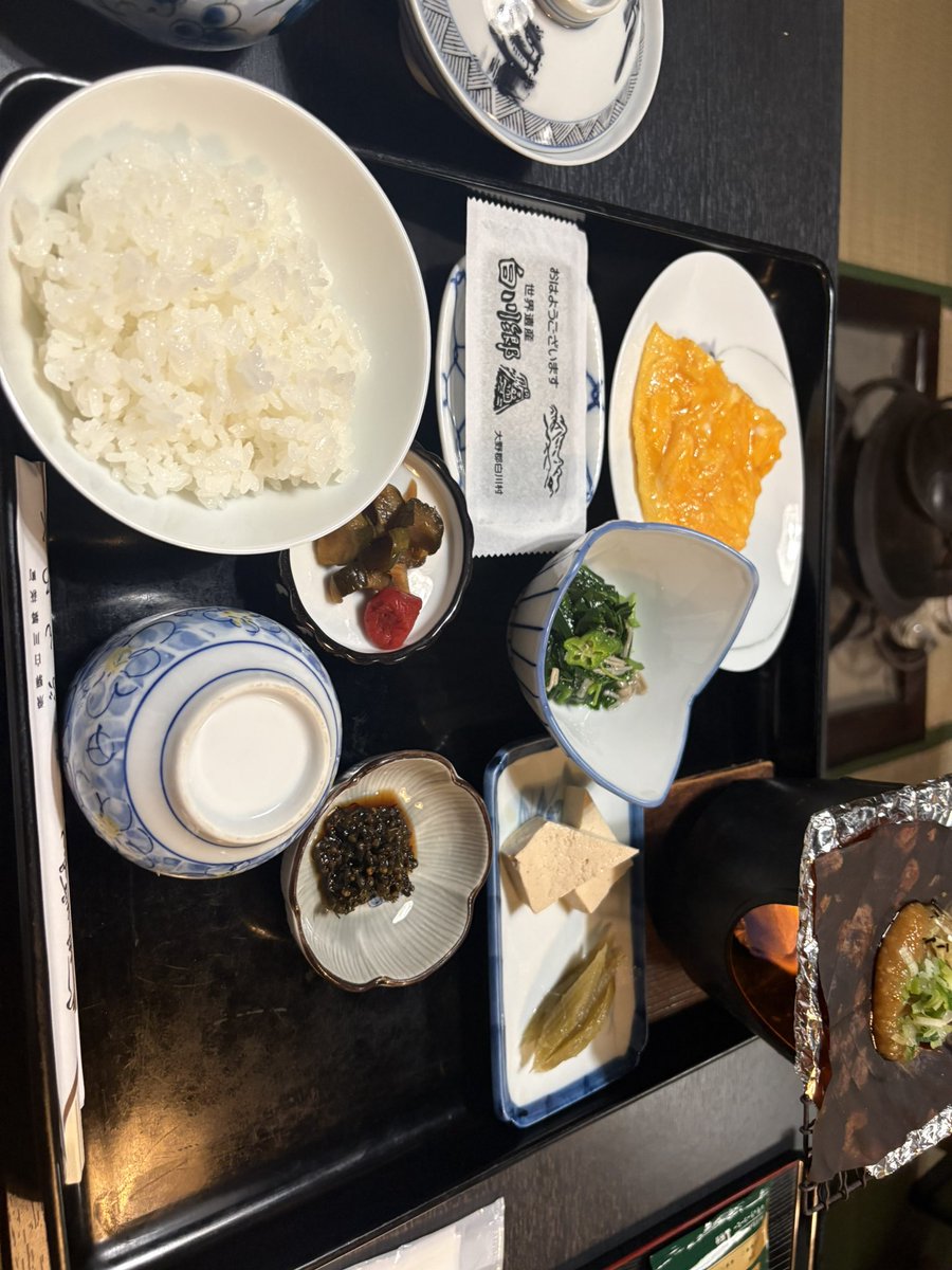 TemaeItamae's tweet photo. 3日目。
朝からしっかりご飯3杯頂き、午前中は白川郷を散策。
しっかり聖地巡礼を済ませ、只今帰路に着いてます。
今日中にどこまで進めるかわかりませんが、行けるところまで行って、どこかで泊まれればいいなと。 https://t.co/DrhpMCtmaC