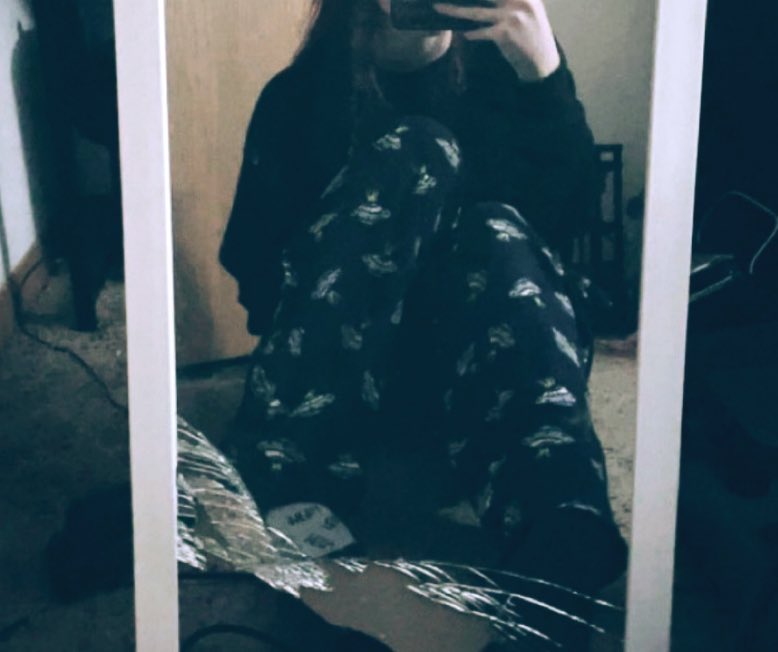 wooffxD's tweet photo. comfy pjs :3 dm me im bored https://t.co/jJqKnq4E9h