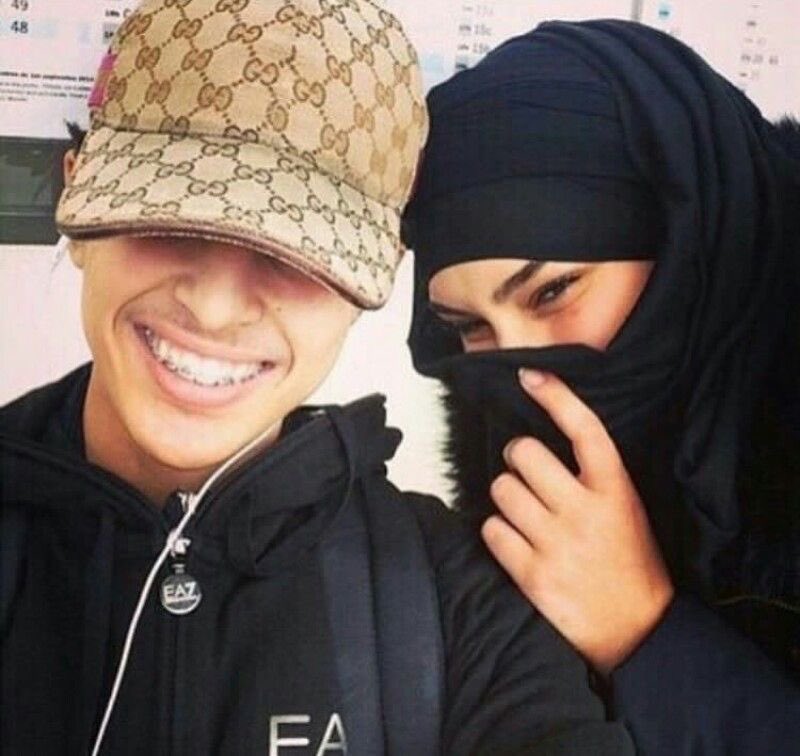 MaladeMental0's tweet photo. Être un French arabic dans la vingtaine en 2015 ça devait avoir ce mood https://t.co/LBO5r7UTkw