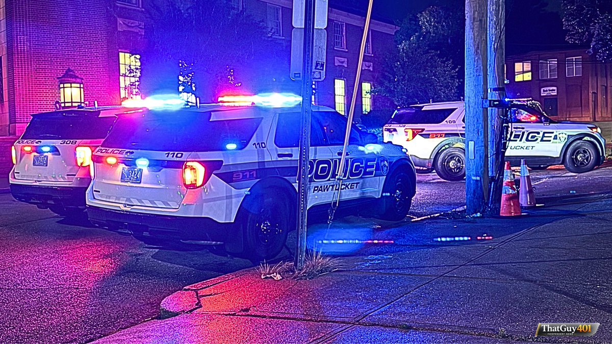 thatguy__401's tweet photo. Pawtucket, R.I. - August 3, 2026

At approximately 3:30 a.m. Monday morning, Pawtucket Police responded to a multi-family residence on Montgomery Street for a reported disturbance involving several individuals with witnesses reportedly seeing a gun and knives brandished as well as two injured victims.

Officers and firefighters arrived on scene and located only one person suffering from a minor stab wound. A second victim was self transported to an area hospital in a private vehicle with what was believed to also be a stab wound, where Pawtucket officers responded to attempt to speak with that individual.

Officers identified the third floor of the residence as the apparent location of the incident. They escorted and transported multiple witnesses to headquarters for questioning, including from what I saw approximately eight young adult women.

Detectives and BCI were called to investigate the incident.

Preliminary radio traffic indicated that many of the individuals involved did not seem very cooperative.

Information I gathered is preliminary and subject to change as detectives continued their investigation.
#pawtucket #RhodeIsland #police #BreakingNews
