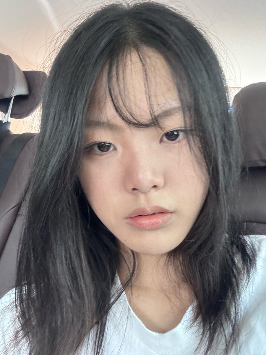 yangluuu_xuan's tweet photo. 自己剪的刘海！！！
#daily https://t.co/hqZXaJA48d