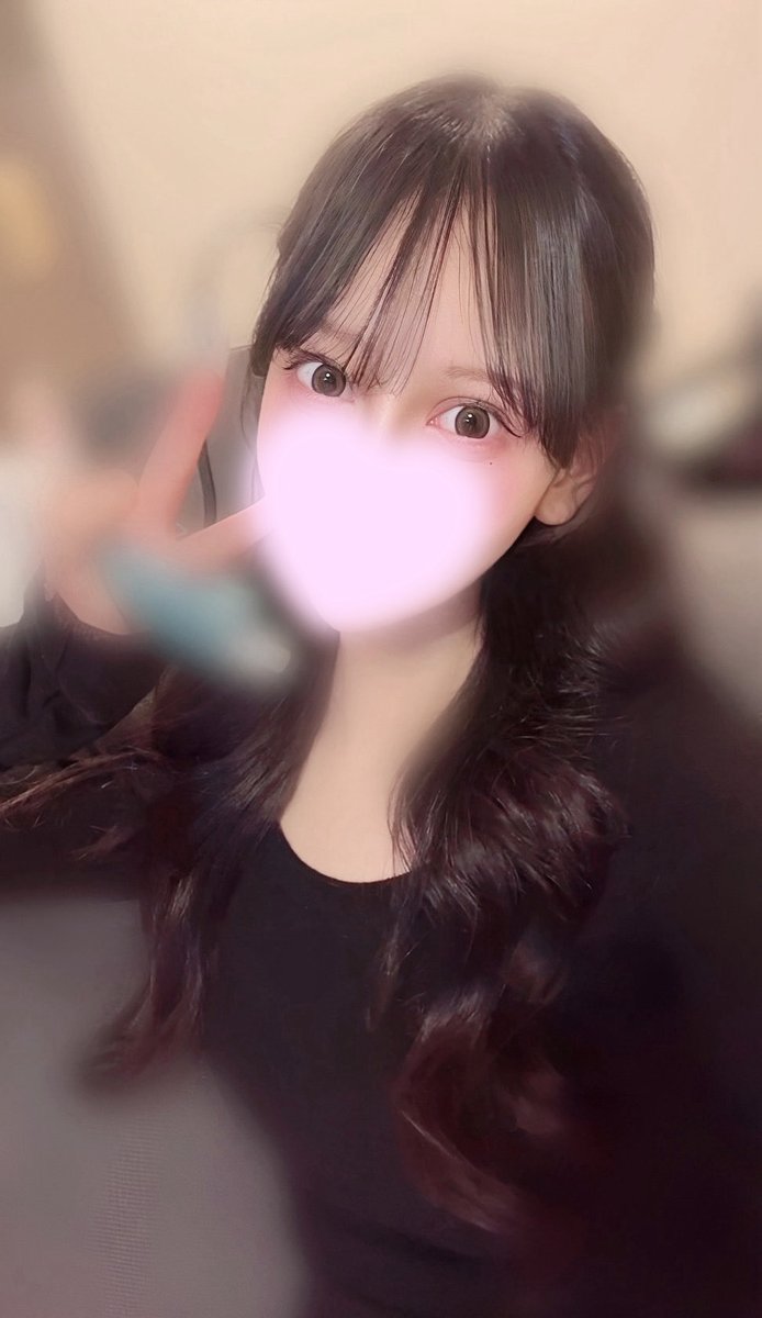eri_ousama's tweet photo. 初めまして✨️

昨日デビューした👑えり👑です♡
お喋りが大好きで指圧と四つん這いが得意です🎶

沢山癒したいです🫧これからよろしくお願いします🥰🥰
 #五反田   #メンエス https://t.co/NhfLtp6inU