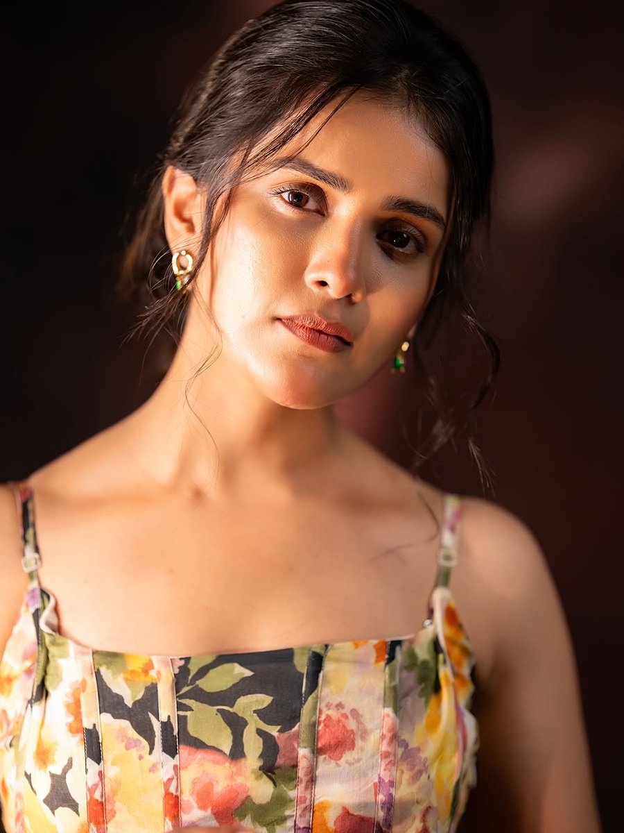 Santhoshh_99's tweet photo. Thanuja's latest Insta picture is pure elegance! ❤️

Every new post showcases her confidence, charm, and beautiful smile

Wishing her continued success in all her upcoming projects.

#Thanuja #ThanujaPuttaswamy #PartTimers https://t.co/wzqMJZDTWn