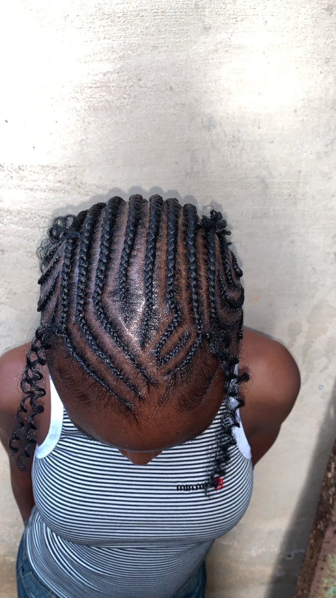 Faridat2609's tweet photo. All back 😁 🤭
One agege braids attachment (2500) will get you this 😌
#dreadlocks #braids #hairstylist #ogba #lagos #oshogbo #uniosun https://t.co/kfRoHS8kPL