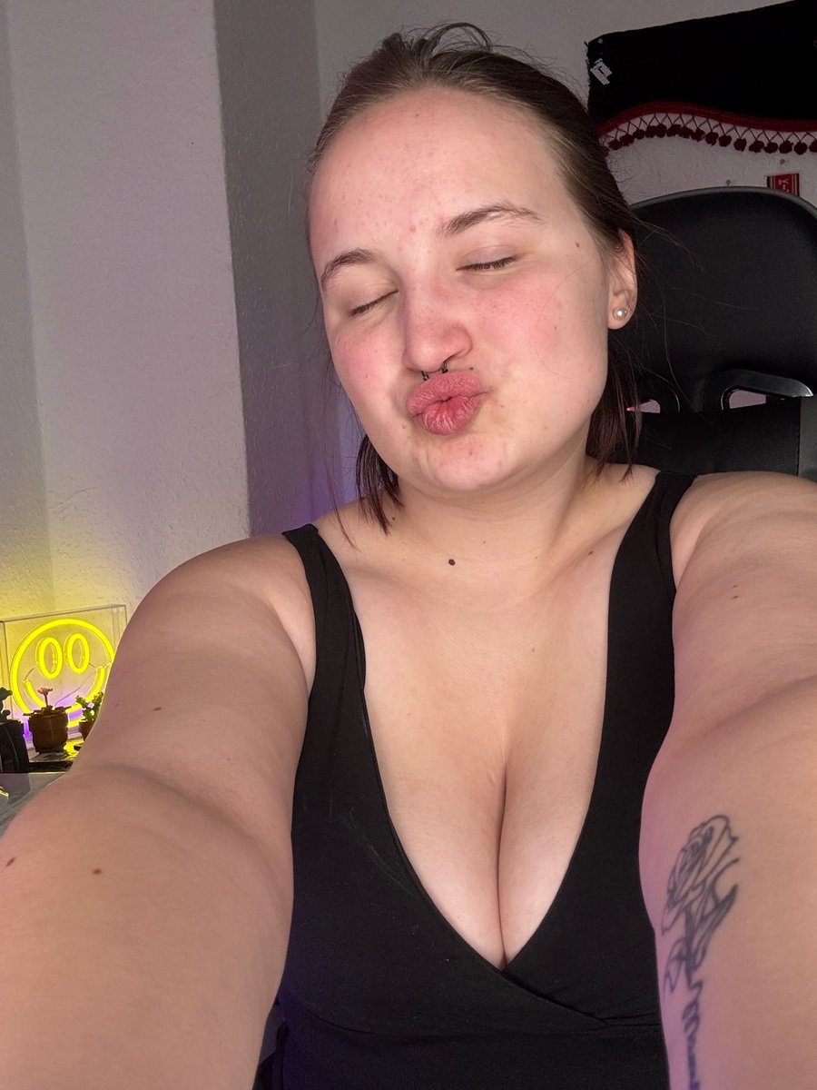 RomySecrets tweet picture