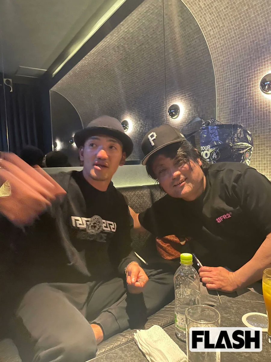 sa6na7's tweet photo. 【衝撃】
広島東洋カープの『ゾンビたばこ問題』
7月30日、同球団の矢野雅哉と前川誠太の自宅が家宅捜索されたことが、球団の発表で明らかになった。

『ゾンビたばこ』問題で新たな泥沼
売人のアテンド飲み会で選手がセクシー女優と密着

◆発覚した実態◆
・六本木のバーでアテンド飲み会が常態化
・田村選手がセクシー女優と『寸止めキス』
・矢野選手らも頻繁に夜遊びに興じる姿が流出

◆チームへの波紋◆
・矢野と前川の自宅が電撃的な家宅捜索を受ける
・矢野は選手登録抹消ののち無期限の3軍降格へ
・観客動員も激減し球団に苦情が殺到する事態に

◇◇◇◇◇◇◇◇
組織のコンプライアンスの甘さが招いた悲劇。
あなたの推し球団は大丈夫ですか？保存して見返そう。