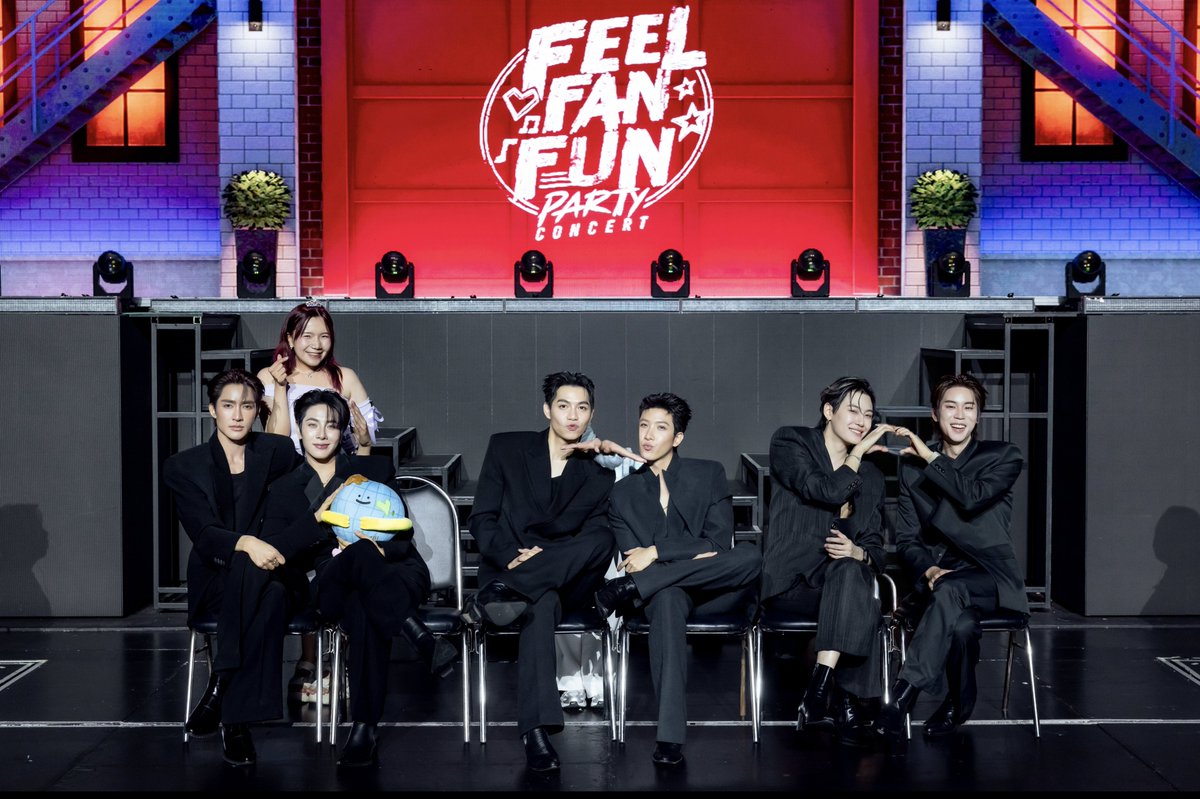SUTHASINEE_JN_'s tweet photo. #fffcampingconcert ➡️ #FFFPartyConcert2026 
ดีใจที่ได้อยู่ในทุกเหตุการณ์สำคัญของพี่เอิร์ทกับมิกซ์น้า 🌎🪐
ถ้าแม้จะไม่ได้ไปหาบ่อยเท่าเมื่อก่อน แต่จะพยายามไปหาทุกคอนเสมอน้า 🤎❤ @Earth_Pirapat @wixxiws  
ปล.บรีพท่าเดียวกับ 4 ปีที่แล้วเลย และก็เป็นพี่เอิร์ทเช่นเคยที่ดื้อกับท่าบรีพหนู 555555
ปีนี้มิกซ์วีนให้เลย ตลกมาก ตอนมิกซ์วีนพี่เอิร์ทให้ "ก็เขาบอกให้ลูบหัวไงโว้ยยยย" 🤣
