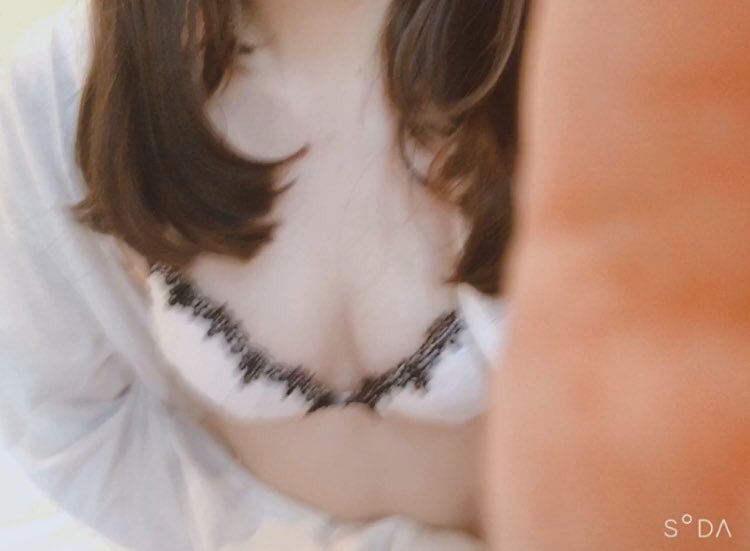 gagaggigoo's tweet photo. 誰でもいいからかまって欲しい

#自撮り界隈 #裏アカ女子 https://t.co/Ay9Yq4L1iU