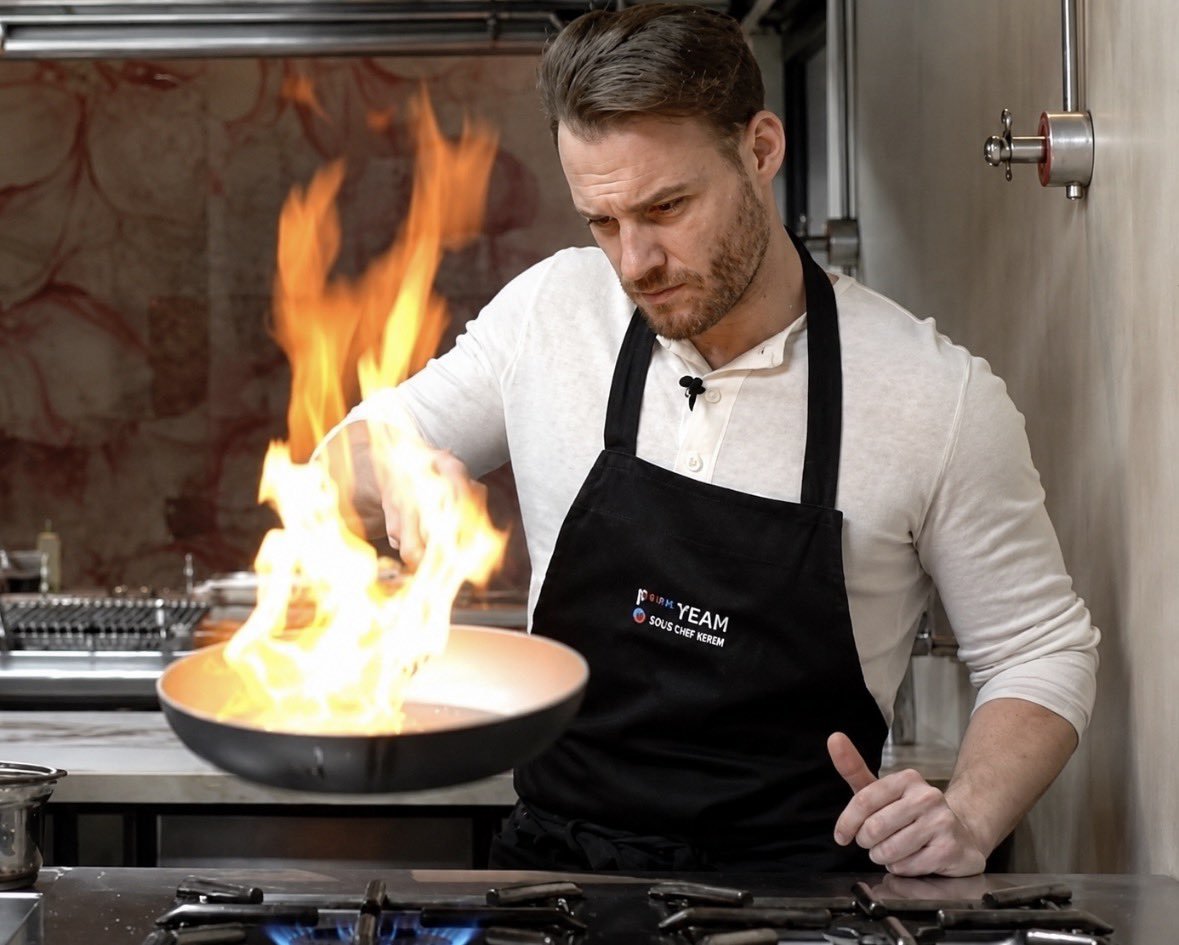 thebursinguncel's tweet photo. Şefim günaydın @KeremBursin 👨‍🍳

#KeremBürsin https://t.co/DEt3EKZmpg