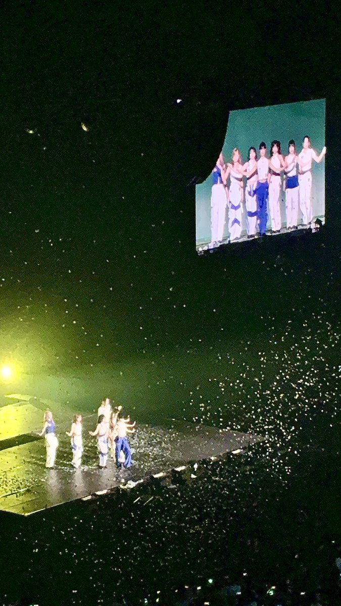 nogi___0505's tweet photo. 26.0801 ME:I WAY 有明1日目🪻

美羽ちゃんの前髪見れて天井席だったけど行けてよかった🫶

花咲く道で正面の人だけじゃなくてサイドの人にも目線を送る美羽ちゃんが素敵すぎた…🥲
（遠すぎて動画ガビガビですが…）
これからも推し続けるぞ〜🪽

#ME_I_WAY_東京0801
#ME_I_WAY #ME_I #櫻井美羽 https://t.co/AIiyxnwChw