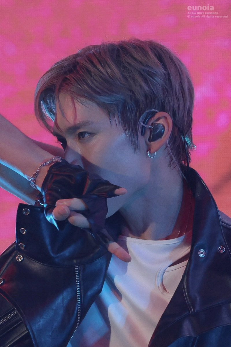 eunseokismine's tweet photo. omfg https://t.co/8JdAPioyZd