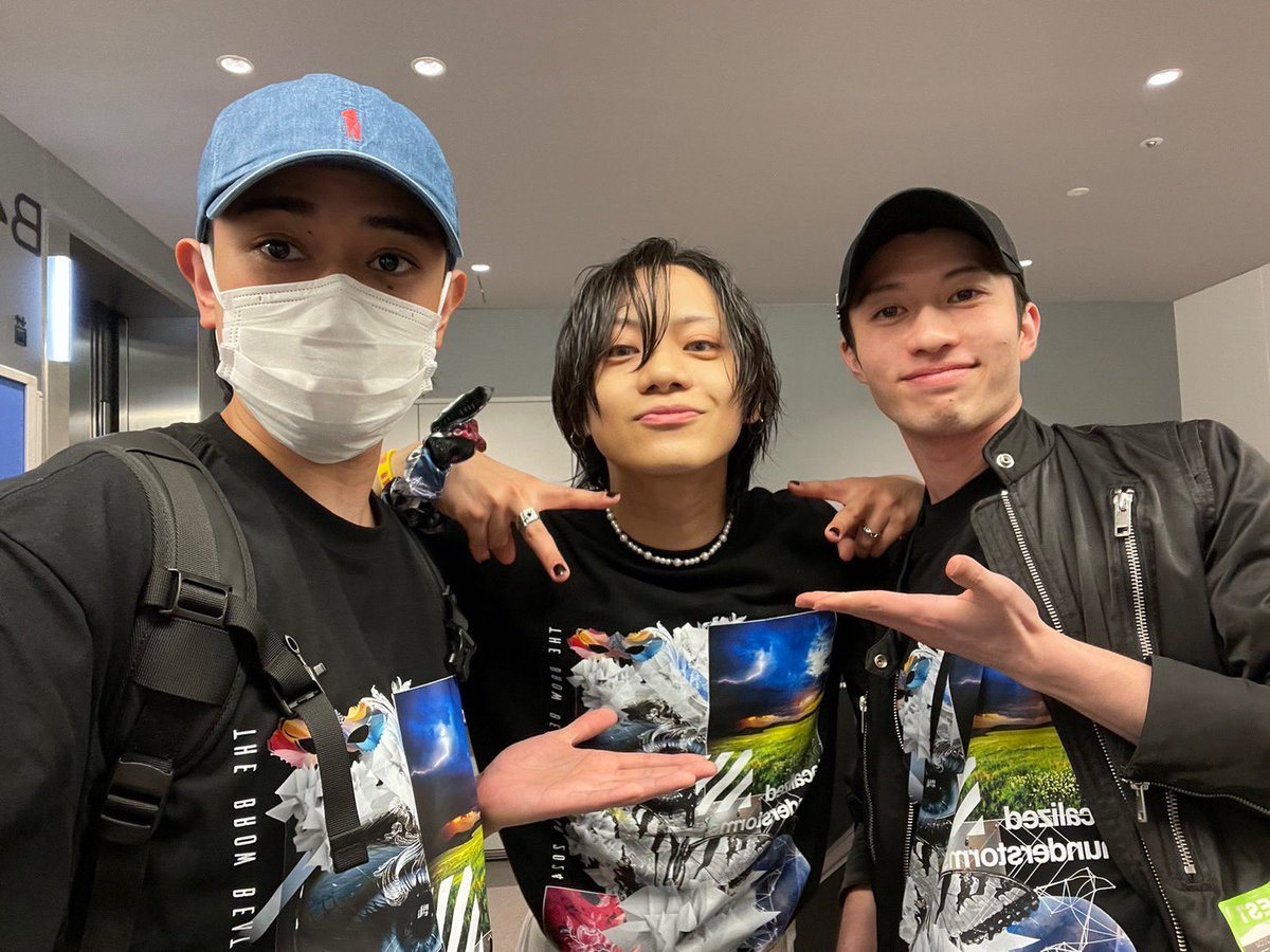 ibuki_furuta's tweet photo. 【出演情報】
『佐藤流司の考える会。』
ゲストとして出演いたします‼︎

隆ちゃんと一緒に流司くんのイベントに参加できるなんて楽しみすぎます‼︎‼︎
ライブ配信もあるそうなので是非✌️

8/9 1部 開場12:00 開演13:00

サンシャイン劇場 東京都豊島区東池袋3丁目1-4 サンシャインシティ 文化会館ビル4F

詳しくはこちらをご覧ください↓
https://t.co/OPbrlzRSd0

3人で撮った写真これしかなかった。