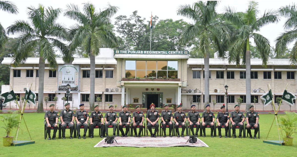 easterncomd's tweet photo. Lt Gen Pawan Chadha, #GOC #TrinityArea, along with #GOC, HQ #Jharkhand & #BiharSubArea, visited #RamgarhMilitaryStation and reviewed training infrastructure at the #Punjab & #SikhRegimentalCentres.
He interacted with 9th Batch #Agniveers and visited #NavchetanaKendra. He also reviewed Medical & Dental facilities, station infrastructure and the Supply Company.
The #GOC appreciated the high training standards, robust psychological assessment and innovative initiatives towards enhancing quality of life and infrastructure.
लेफ्टिनेंट जनरल पवन चड्ढा, #GOC #TrinityArea ने #GOC, मुख्यालय #Jharkhand & #BiharSubArea के साथ #RamgarhMilitaryStation का दौरा किया और #Punjab एवं #SikhRegimentalCentres में प्रशिक्षण सुविधाओं की समीक्षा की।
उन्होंने 9वें बैच के #Agniveers से बातचीत की और #NavchetanaKendra का दौरा किया। उन्होंने चिकित्सा एवं दंत चिकित्सा सुविधाओं, स्टेशन की व्यवस्थाओं और सप्लाई कंपनी की भी समीक्षा की।
#GOC ने उच्च प्रशिक्षण स्तर, मजबूत मनोवैज्ञानिक आकलन तथा जीवन गुणवत्ता और बुनियादी ढांचे में सुधार के लिए किए जा रहे प्रयासों की सराहना की।
#भारतीय_सेना
#पूर्वी_कमान
#IndianArmy
#EasternCommand
#Agniveers
@adgpi
@SpokespersonMoD
@HQ_IDS_India
@indiannavy
@IAF_MCC
@official_dgar
@ProDefKolkata
@IndiaCoastGuard
@HQ_DG_NCC
@EAC_IAF
@IN_EasternFleet
@IN_HQENC
@GovernorBihar
@jhar_governor
Facebook - https://t.co/HeNZtIhgtR
Instagram - https://t.co/u3f8koPfE7