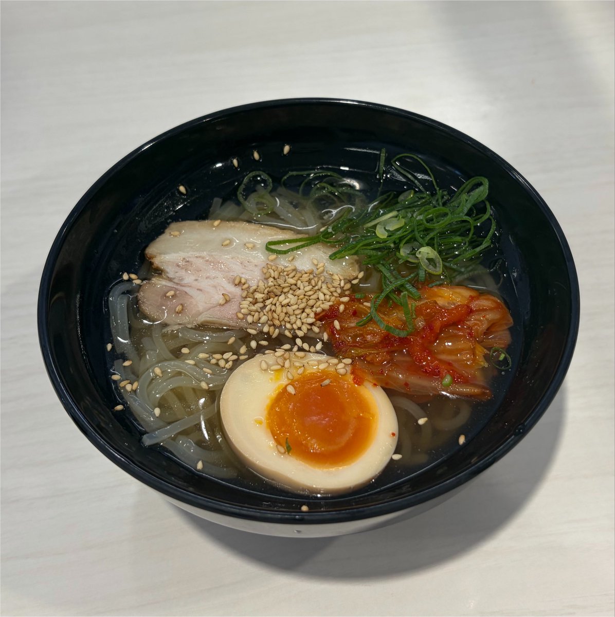 koichiro0202's tweet photo. 魚べい
盛岡冷麺🍜
味変でガリを入れるのがkoichiro流☝🏻 https://t.co/eBpTBdTQyG