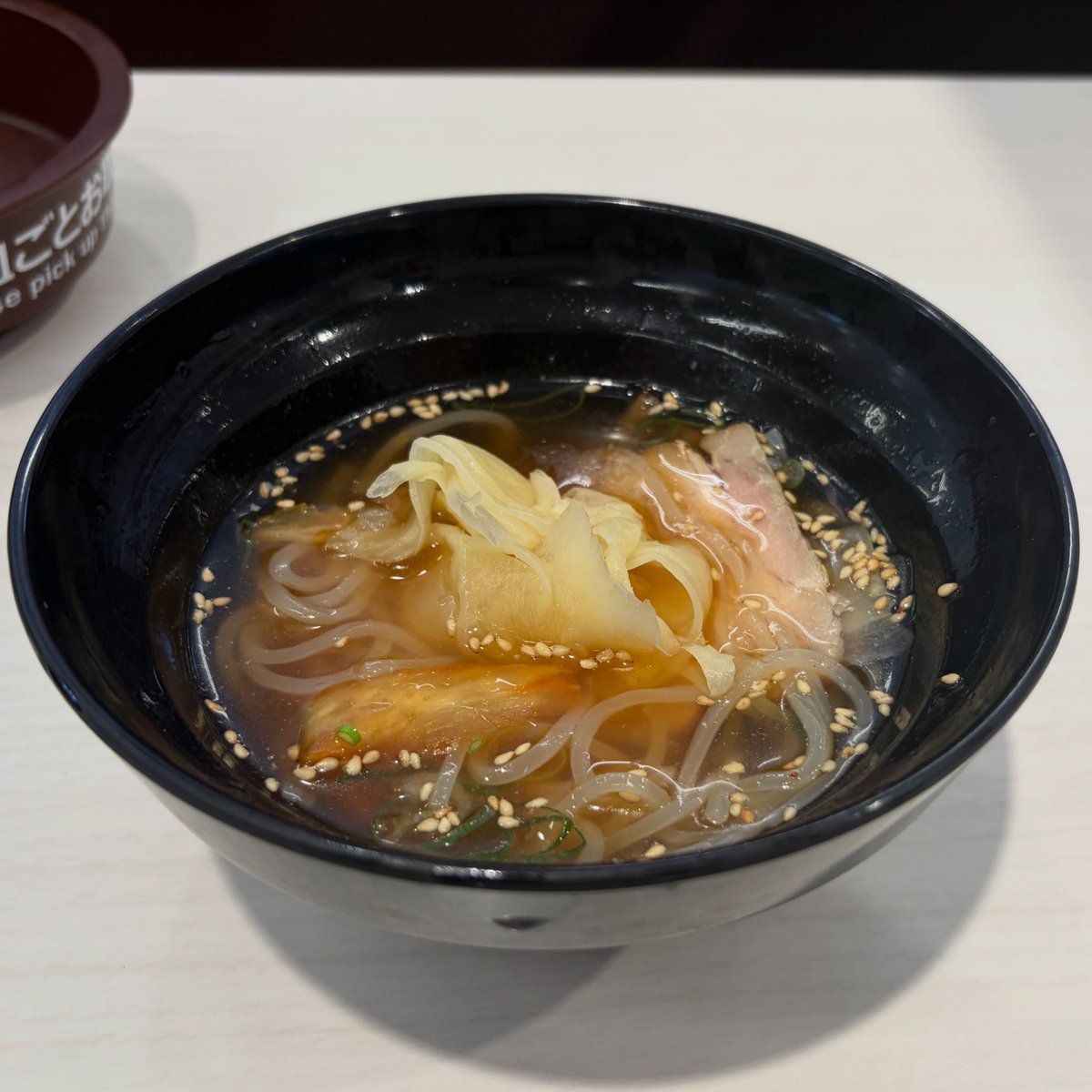 koichiro0202's tweet photo. 魚べい
盛岡冷麺🍜
味変でガリを入れるのがkoichiro流☝🏻 https://t.co/eBpTBdTQyG