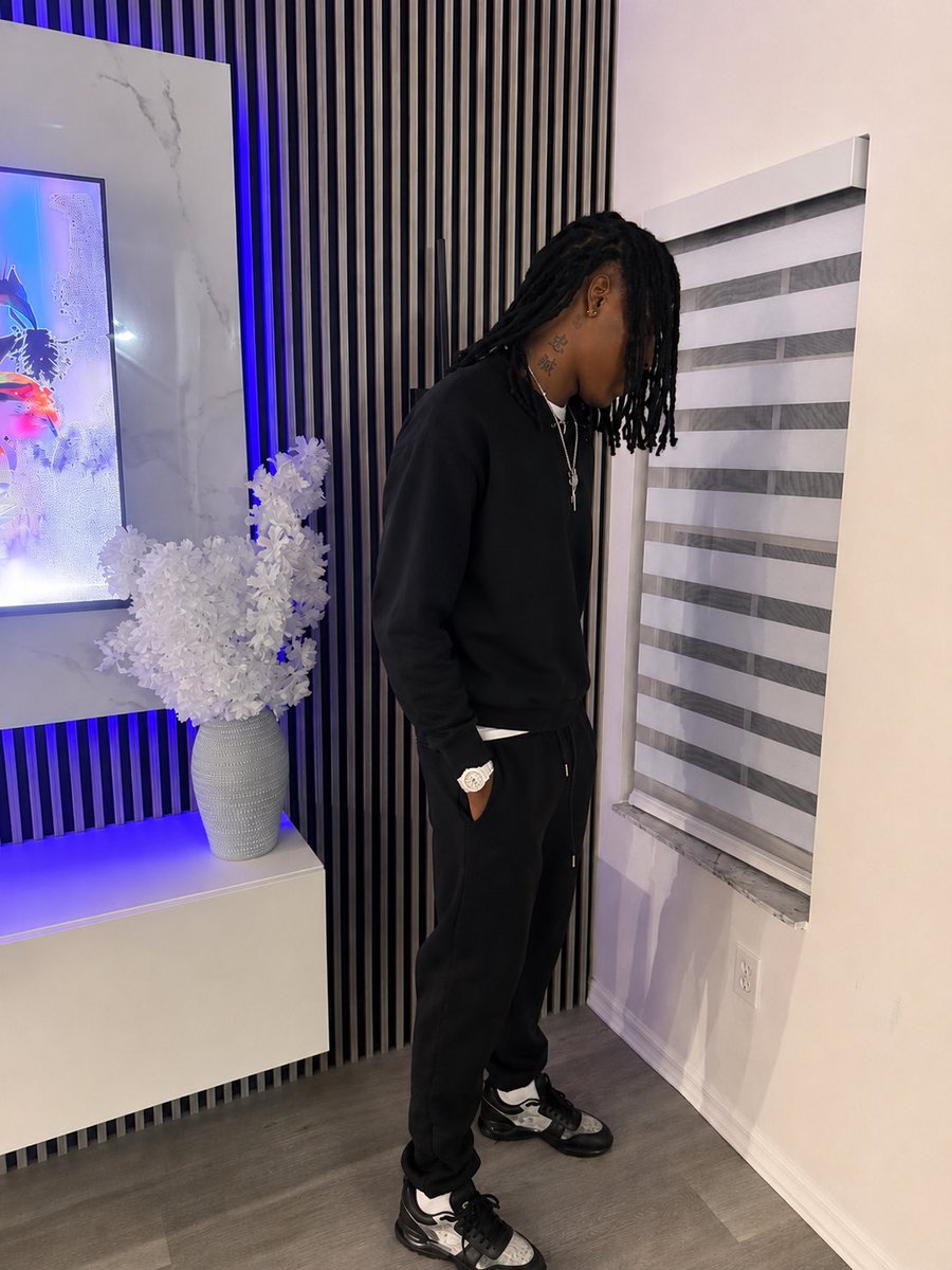 ferbfromga's tweet photo. I’m in Jacksonville I need a boo or some #Jacksonville #jax #904duval #duval https://t.co/JPMBcvaAEg