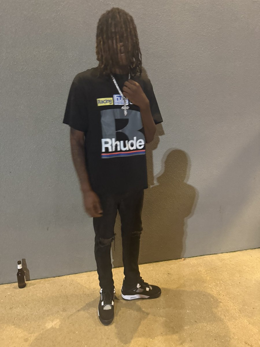 ferbfromga's tweet photo. I’m in Jacksonville I need a boo or some #Jacksonville #jax #904duval #duval https://t.co/JPMBcvaAEg