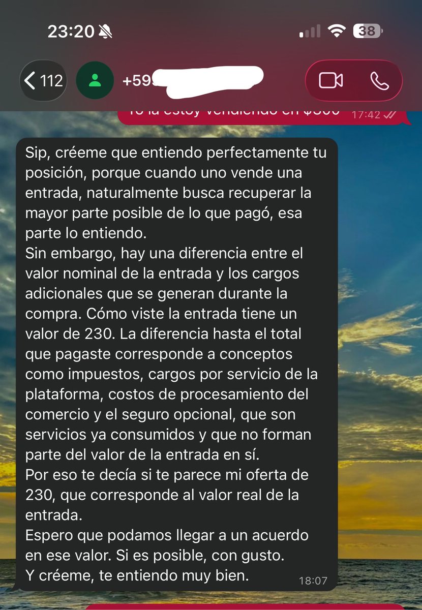 JustefytaLover's tweet photo. Estaba vendiendo una entrada para el concierto de Arjona en Quito, una amiga le pasa mi contacto a un man y él quería darme $230 porque “es el precio nominal”.
Ah mmv, entonces los impuestos y cargos tengo que asumirlos yo?
Acaso me encontré la entrada en una funda de chitos.🤡 https://t.co/Ny6PJgWwvK