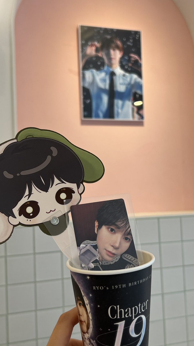 mmnnm00118533's tweet photo. ㅜㅜ대구에서 혼자 왓어요
데뷔 때부터 함께 좋아한 홈마님이라
가장 가고싶었던 생칸데
기대 이상으루 좋았어요..
너무 좋아하는 사진들 모아 볼 수 있어서 행복했습니다💕💕
#료 #RYO #リョウ
#NCTWISH #엔시티위시
#료의_챕터19 #RYO_CHAPTER19
#BetweenCuteAndCool https://t.co/ynEzuWXnBt