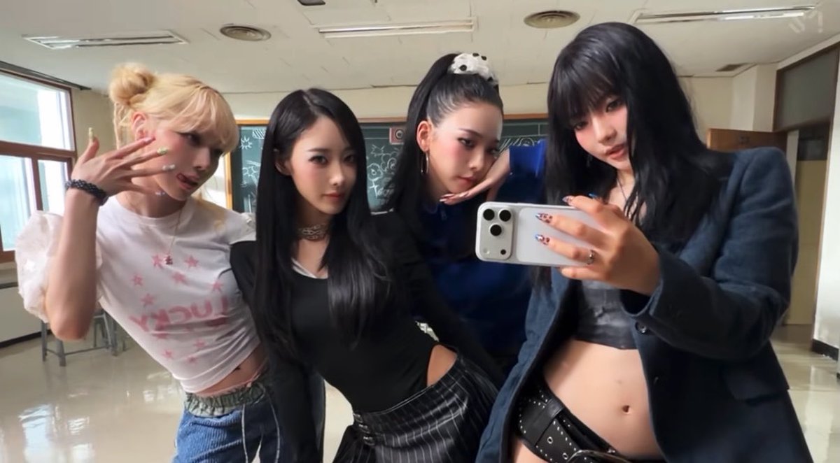 joyminjeong's tweet photo. 🥰                   🥵                🥵               🥵 https://t.co/q9APibpQhe