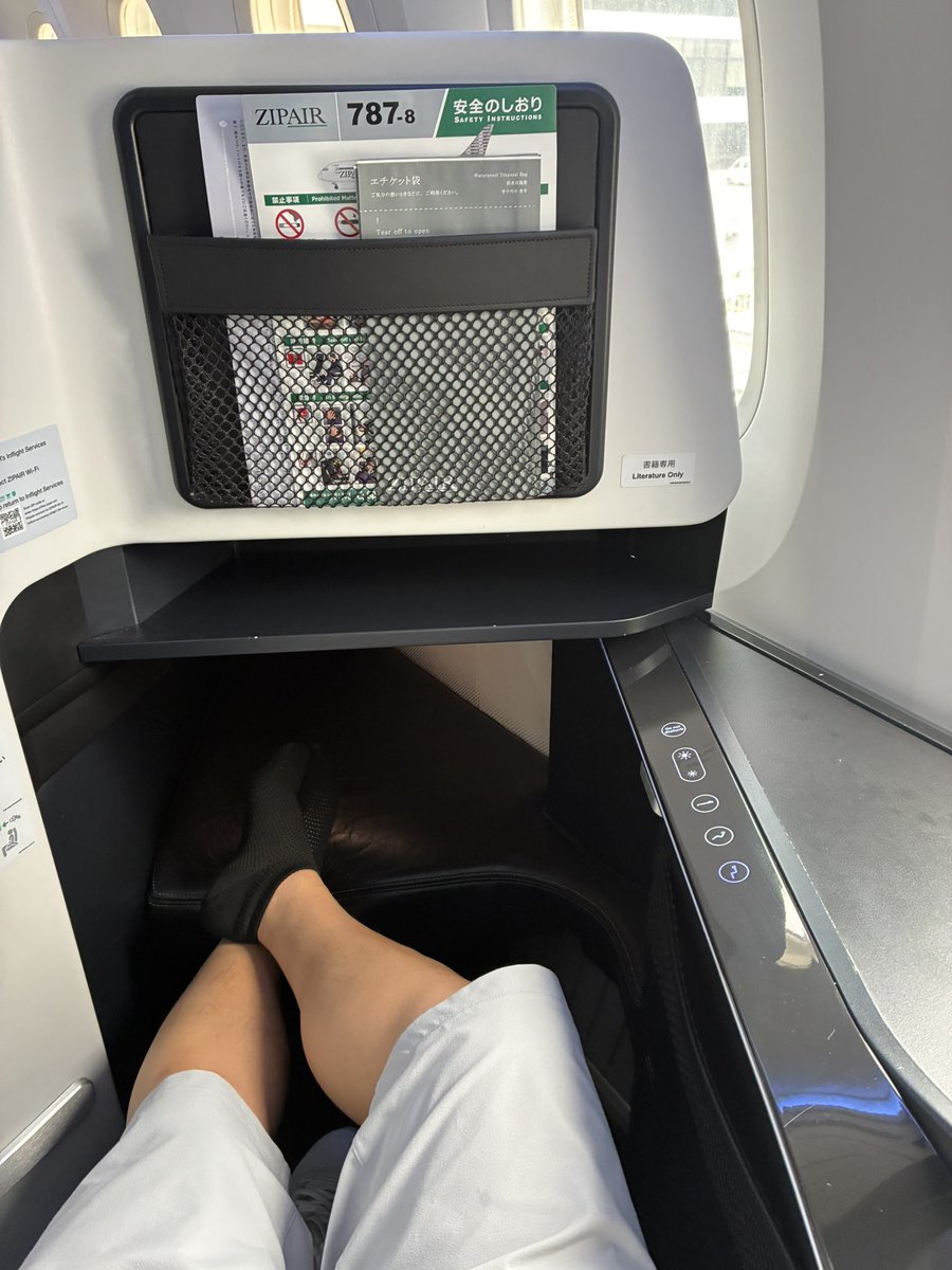 surugi237's tweet photo. これから世界へ https://t.co/gLk2MVGOQO
