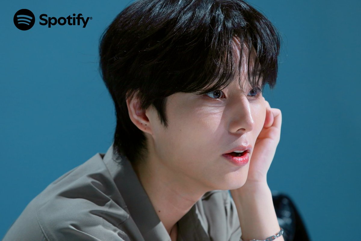 SpotifyKR's tweet photo. 고화질 스틸컷 너무 좋잖냐…
영케이 떡밥의 축복이 끝이 없네 앙 마음 좋아

스포티파이 팟캐스트에서 미공개 클립 아직 안 본 마데들 없지? 24분쯤 꼭 확인해 보기 💚

https://t.co/sjuVjAFioa https://t.co/gHivnMiZdK