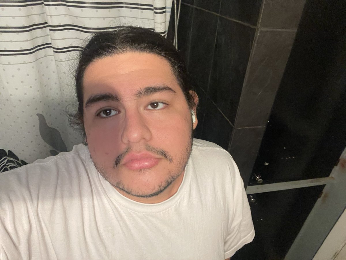 MasterBigDManny's tweet photo. the face                 the massive cock https://t.co/AVHryIUSg3
