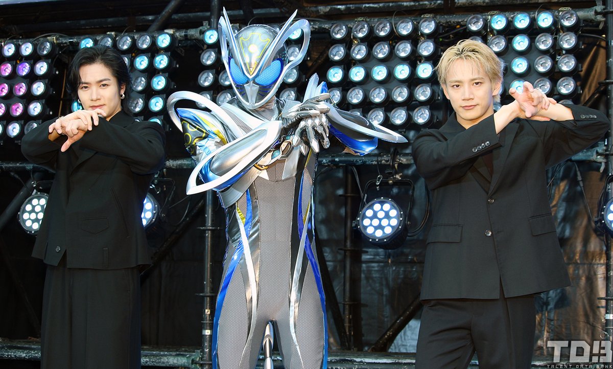 talent_databank's tweet photo. 『仮面ライダーマイス』制作発表記者会見

THE RAMPAGE川村壱馬＆浦川翔平、『仮面ライダーマイス』主題歌担当に感激
“ライダー世代”浦川は「昔の子どもの自分に伝えたい」

▼詳細はこちら
https://t.co/rmwIU9CFQT 

#THERAMPAGE #仮面ライダーマイス https://t.co/0rFzH9aoRB