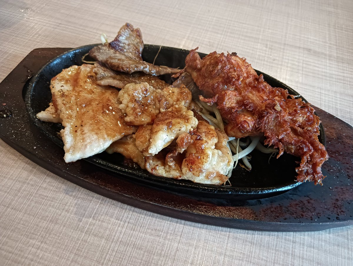 Ver2081074759's tweet photo. 石川県羽咋市
JR羽咋駅前
グリル＆ハンバーグNino
平日、土曜ランチ3番
焼肉＆唐揚げ
１１～１７時提供
|ωΦ*)ｺｿｰﾘ･水、木曜休み
※8月１２～１５臨時休業 https://t.co/OBm569Uw54