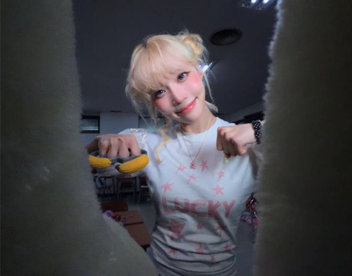 sparklywin's tweet photo. everything about this look is so freaking adorableee https://t.co/8G8POFz0nb