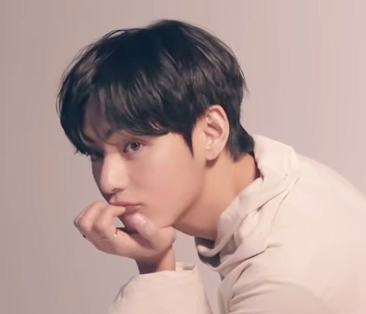 vote4kths's tweet photo. [FANNSTAR] TMA MYSTAR AWARD (MALE) FINALS 📢 

[D-12] Vote for V‼️
🐯 #3 | 1.702M
Gap 3.019M ⚠️
📆 8/13 | 12 NN KST 
🏆 TMA 2026 TROPHY 

🗳️ https://t.co/PUaaYQdKec
Guide: https://t.co/qP0GZY8Vxj

How to Vote:
✔️Watch Ads (Video Vote):
50 votes per ad
Up to 40 ads per day

✔️Earn Stars (⭐):
Complete daily tasks for free stars

✔️Purchase Rainbow Stars (🌈):
Optional in-app purchase for extra votes

⭐ Use Regular Stars + Rainbow Stars + Video Votes 🗳️ 
Max 3,000 votes per account daily.

TAE CREWS, it's time to show our strength again! 💜 Let's bring home another TMA award for Taehyung. Every vote counts—please participate! ‼️