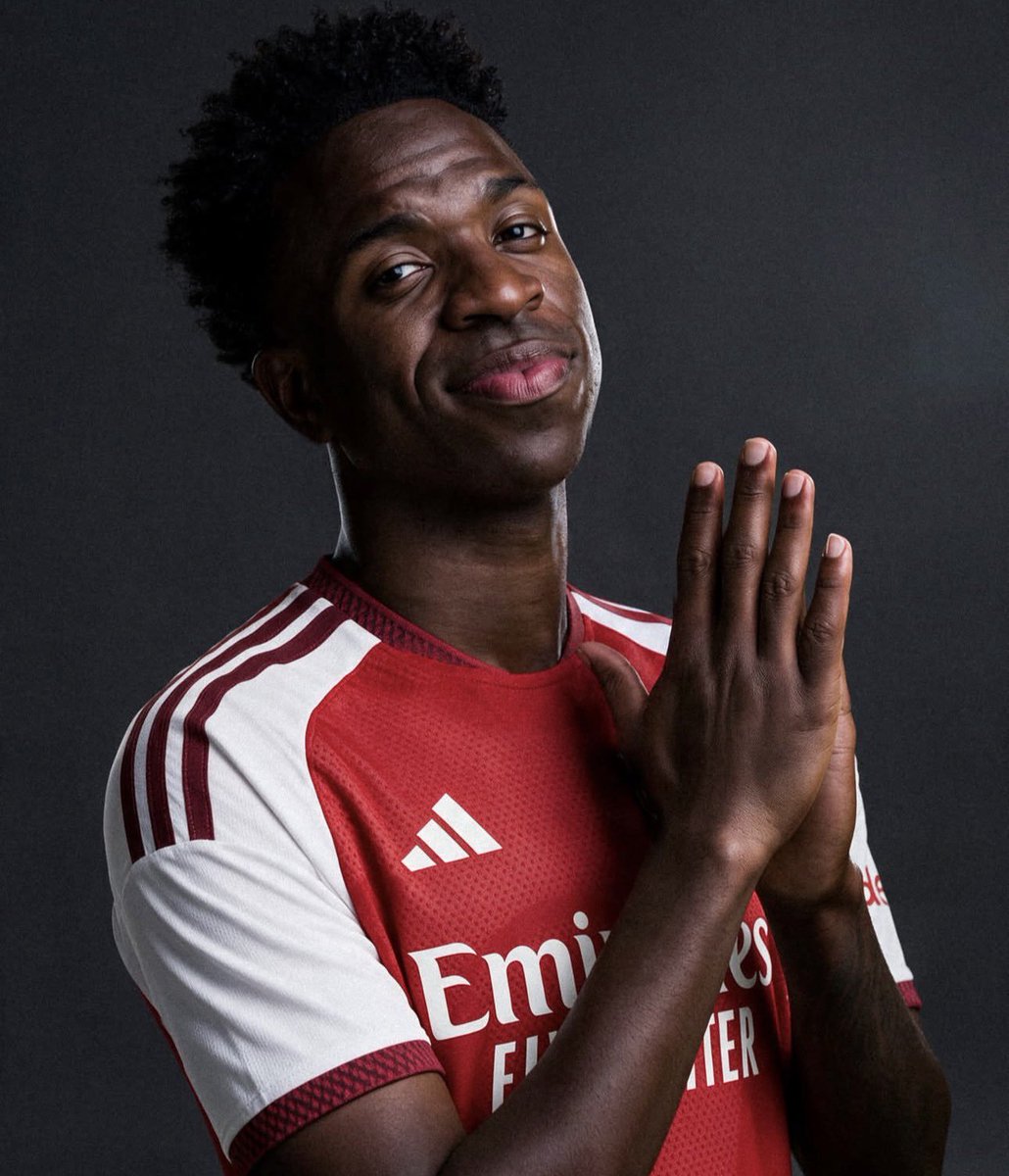 RokaniMediaFB's tweet photo. 🚨@ESPNBrasil Real Madrid have sent Vini Jr. a NEW CONTRACT worth €22 MILLION per year.  Vini wants MORE, he wants close to €30 MILLION a year.  The player believes this is his LAST big contract, and Real Madrid should value everything he’s done for the club.   THERE IS NO NEW MEETING SCHEDULED.