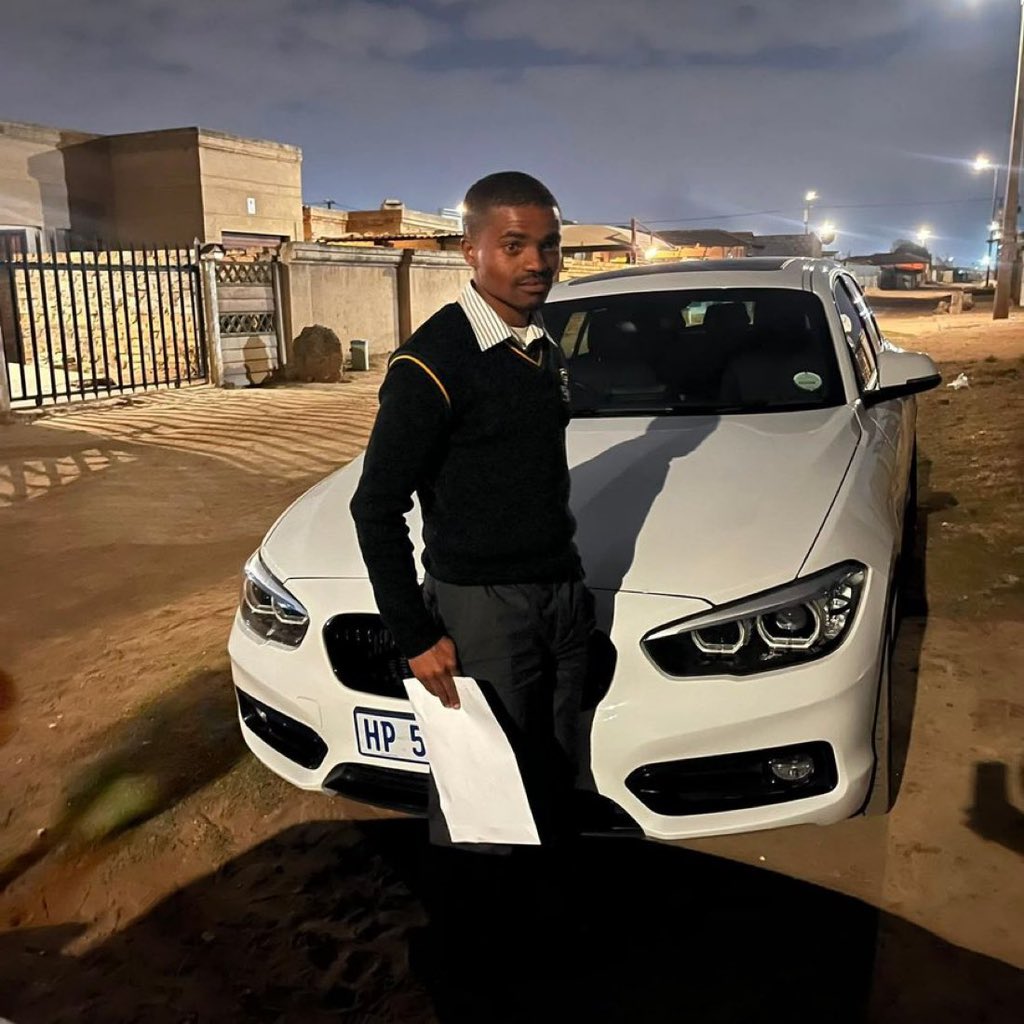 AdvoBarryRoux's tweet photo. Anyone who’s close to this Security Guard must tell him to sell this thing as soon as Possible! https://t.co/IRiPSEkyDm