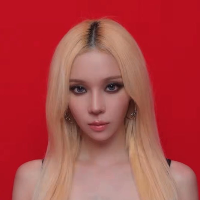 joyminjeong's tweet photo. SWITCHBLADE WINTER https://t.co/exSPFmlFpH