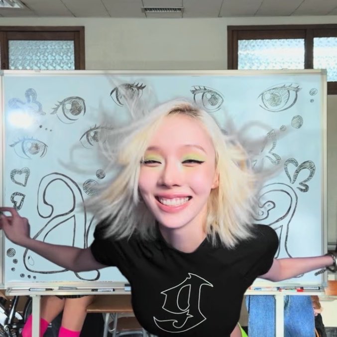 joyminjeong's tweet photo. SWITCHBLADE WINTER https://t.co/exSPFmlFpH