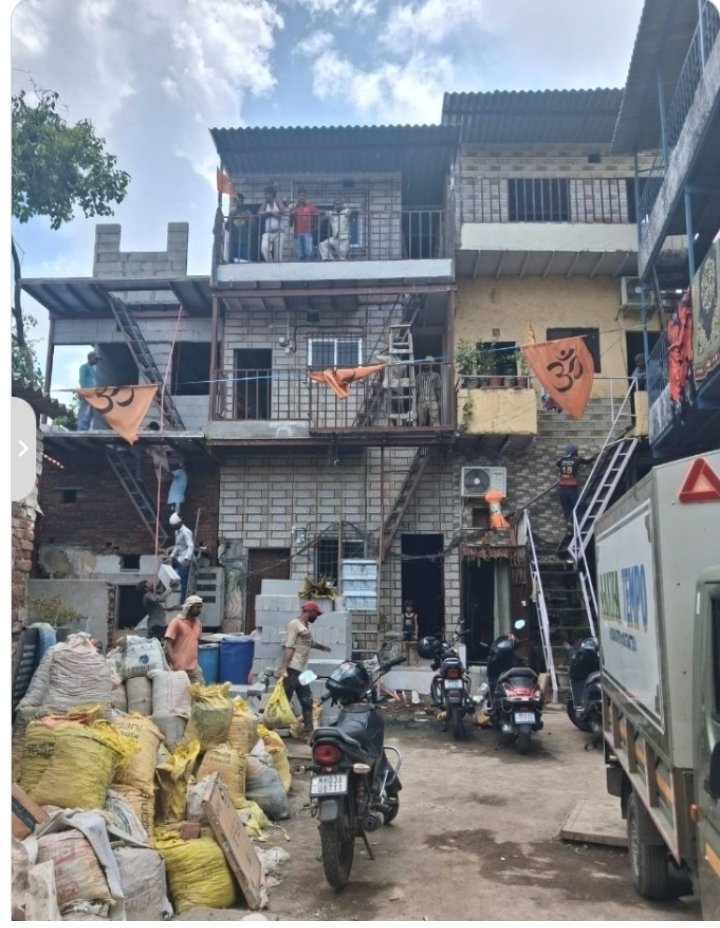 kha95166's tweet photo. वॉर्ड क्रमांक 165 या ठिकाणी 6 रूम चे अनधिकृत बांधकाम सुरू आहे या कामावर लवकरात लवकर कारवाई करावी ही विनंती @mybmc @mybmcWardL @TawdeRitu @ https://t.co/qtr7qn8HOW