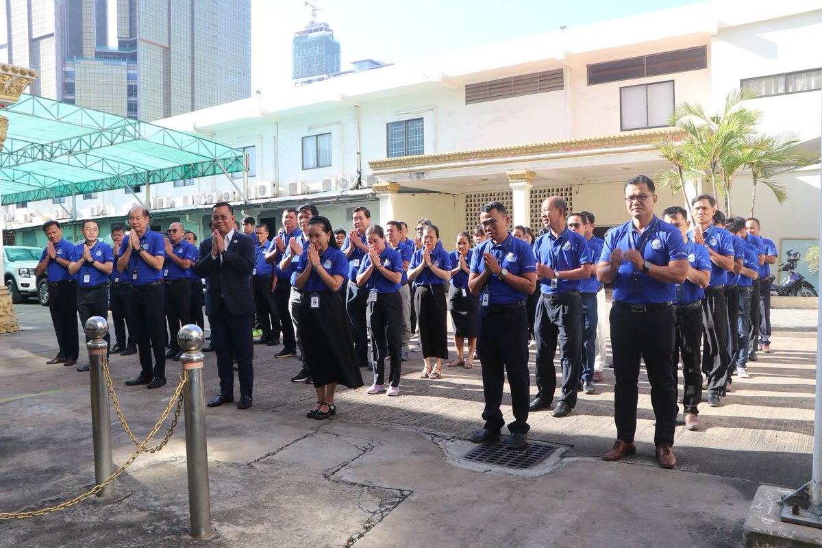 CambodiaTelecom's tweet photo. ថ្ងៃចន្ទ ៥រោច ខែទុតិយាសាឍ ឆ្នាំមមី អដ្ឋស័ក ព.ស២៥៧០ ត្រូវនឹងថ្ងៃទី៣ ខែសីហា ឆ្នាំ២០២៦ ថ្នាក់ដឹកនាំ និងនិ��ោជិតទ.ក. បានអញ្ជើញចូលរួមគោរពទង់ជាតិ https://t.co/wFzEtrY8DM