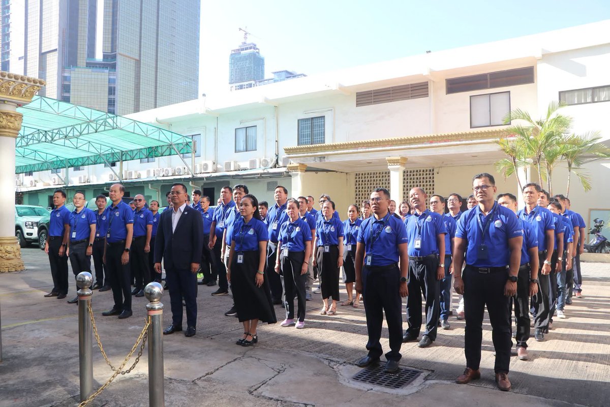 CambodiaTelecom's tweet photo. ថ្ងៃចន្ទ ៥រោច ខែទុតិយាសាឍ ឆ្នាំមមី អដ្ឋស័ក ព.ស២៥៧០ ត្រូវនឹងថ្ងៃទី៣ ខែសីហា ឆ្នាំ២០២៦ ថ្នាក់ដឹកនាំ និងនិ��ោជិតទ.ក. បានអញ្ជើញចូលរួមគោរពទង់ជាតិ https://t.co/wFzEtrY8DM