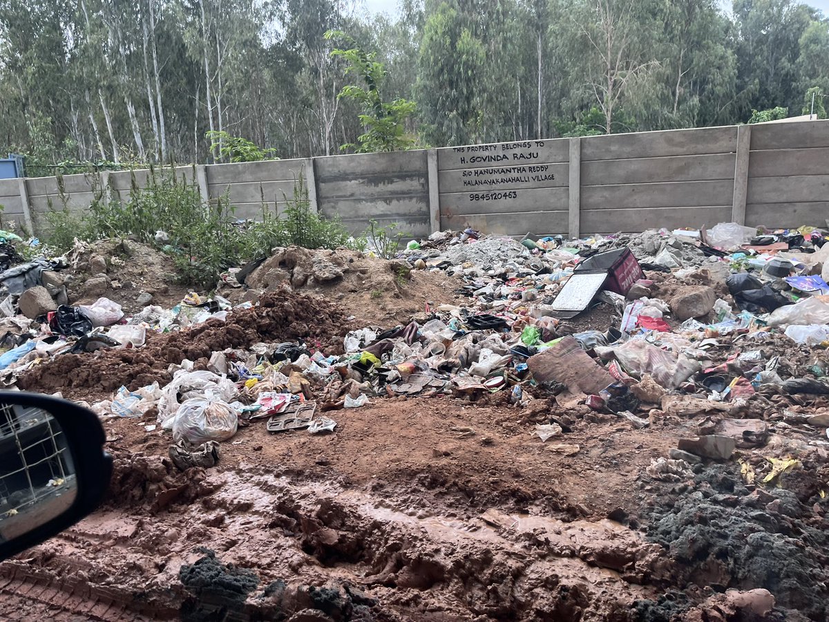 adarsh_L_murthy's tweet photo. @krishnabgowda @GBA_office dear sir one of our layouts road has become a dump yard for all types of garbages , request to please help us with getting rid of it as part of your clean bangalore drive cc- @ArvindLBJP @kasavanahalibjp https://t.co/Aq6J6RlBOG