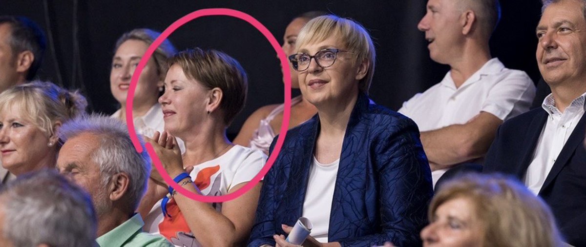 BojanPozar's tweet photo. ➡️ #Požareport V zaletenem Mercedesu celo dve njeni prijateljici. Predsednica ne zanika, da gre za Rusinjo Krivolutskajo
Več: https://t.co/5Kfx8s6EZe @nmusar @policija_si