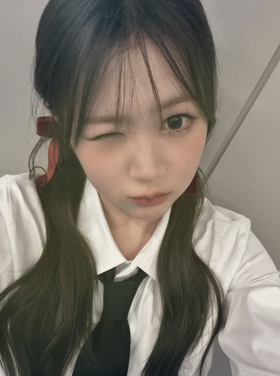 letjtuce's tweet photo. ㅤㅤㅤ
ㅤㅤㅤ
 #H2UNATION  𑣲
 ｡ﾟ•┈꒰ა ♡ ໒꒱┈•  ｡ﾟ

𝒇𝒓𝒐𝒎 Fanny 🐻 ᯓᡣ𐭩

💭 高校って大変なんだって気づかなかったけど、本当に楽しいよ。友達に会えるし、かっこいい先生もいるし、HEARTS2U。あなたの一日はどう？素敵だといいな（˶˃ ᵕ ˂˶）𖹭
ㅤ
⠀ https://t.co/Z7ah0O7mgM