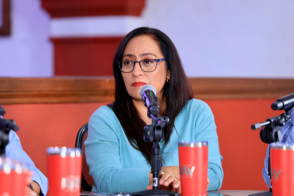 raychagoya's tweet photo. 🎙️ En #TuPresidenteYVecinoResponde dialogamos con @espinacarola, @Betillocruz , @jaimeguerrero08 y @nathanoax sobre la visita de la presidenta @Claudiashein a Oaxaca, los proyectos para nuestra capital, #SeguridadVecinal y los resultados de la #ENSU.

Seguiremos informando con transparencia y dando resultados. 🤝

#VecinasYVecinos #OaxacaDeJuáre