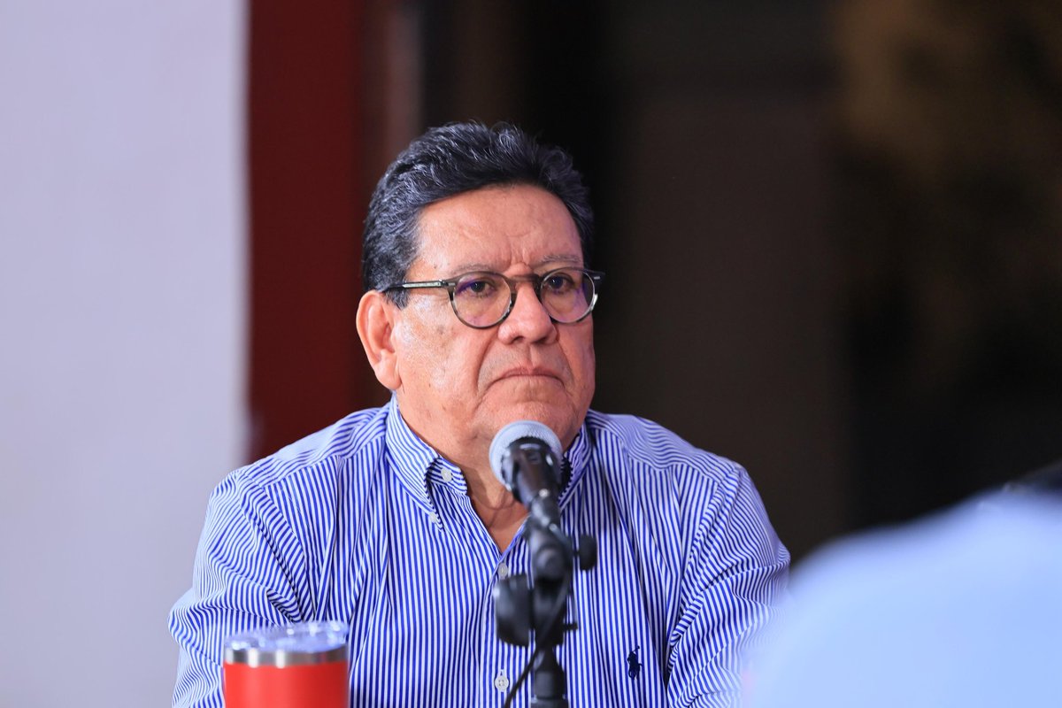 raychagoya's tweet photo. 🎙️ En #TuPresidenteYVecinoResponde dialogamos con @espinacarola, @Betillocruz , @jaimeguerrero08 y @nathanoax sobre la visita de la presidenta @Claudiashein a Oaxaca, los proyectos para nuestra capital, #SeguridadVecinal y los resultados de la #ENSU.

Seguiremos informando con transparencia y dando resultados. 🤝

#VecinasYVecinos #OaxacaDeJuáre