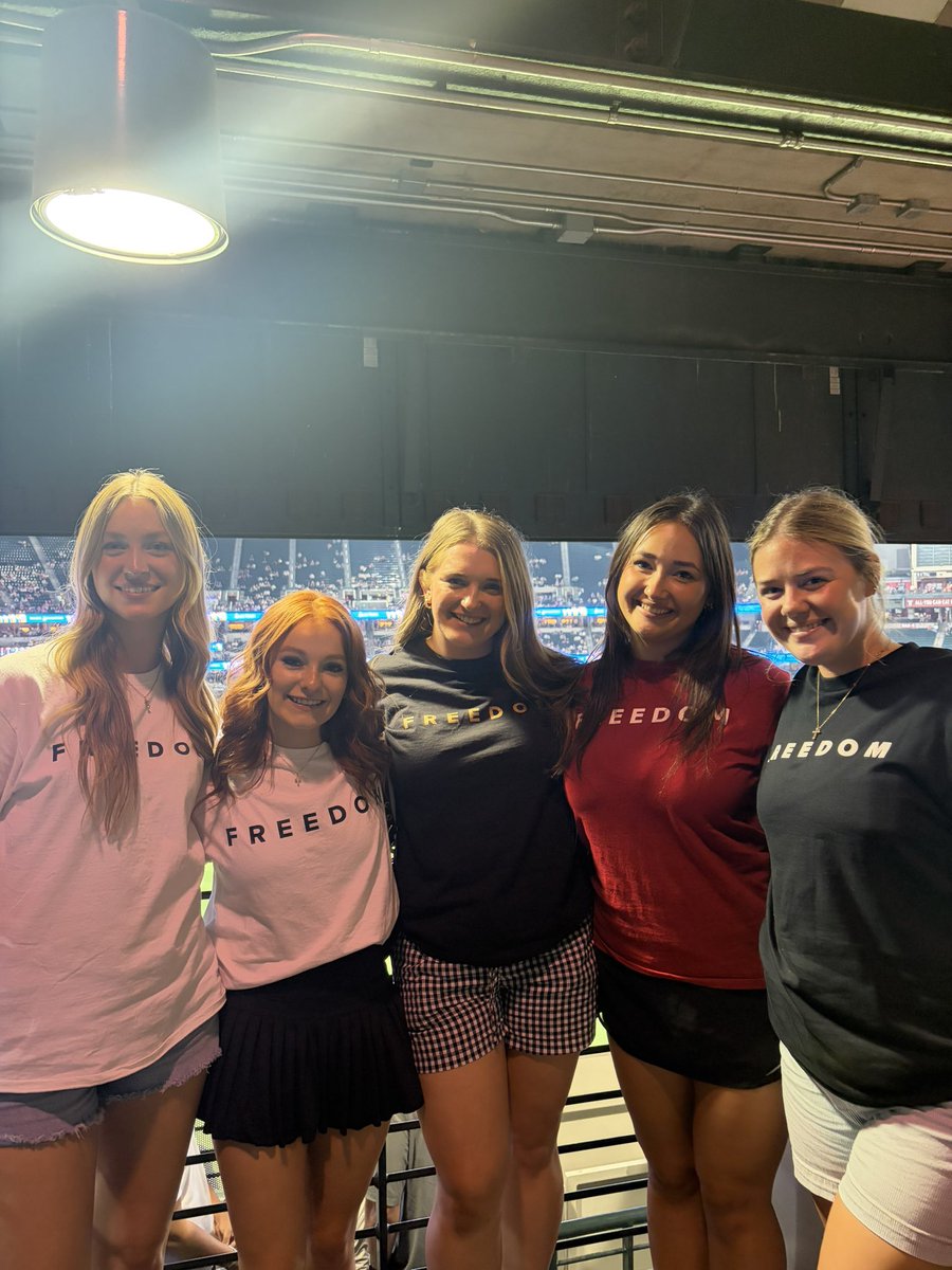 LillianGustaf's tweet photo. The newest South Central Powerhouses 💪🏼🔥 

Red River @averyrbarrett 
Longhorn @AveryEG15 
Lonestar @JanaeJense3659 
Alamo @reaganbriann50 
Far West @alannadiane_ 

@TPUSA | @tpusastudents https://t.co/dlilKhPP2W